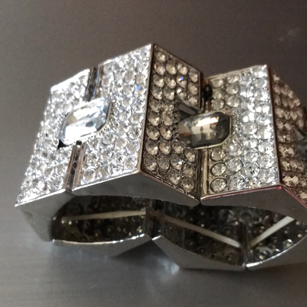 Jewelry - Picture 4 of 11
